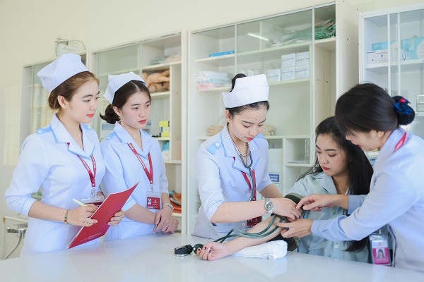 Tiêu chí lựa chọn ngành Y phù hợp với nữ giới
